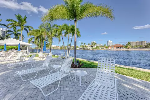 6293 Bay Club Dr #4, Fort Lauderdale, FL 33308