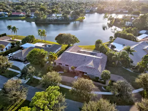 7441 Estrella Cir, Boca Raton, FL 33433