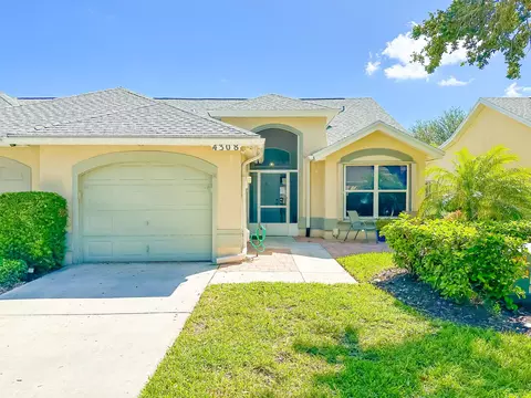 4308 SE Brittney Cir, Port Saint Lucie, FL 34952