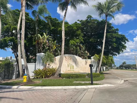 165 NW 96th Ter #3-207, Pembroke Pines, FL 33024