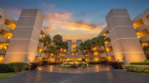 5650 Camino Del Sol #101, Boca Raton, FL 33433