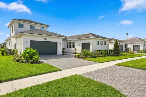 8483 SW Felicita Way, Port Saint Lucie, FL 34987