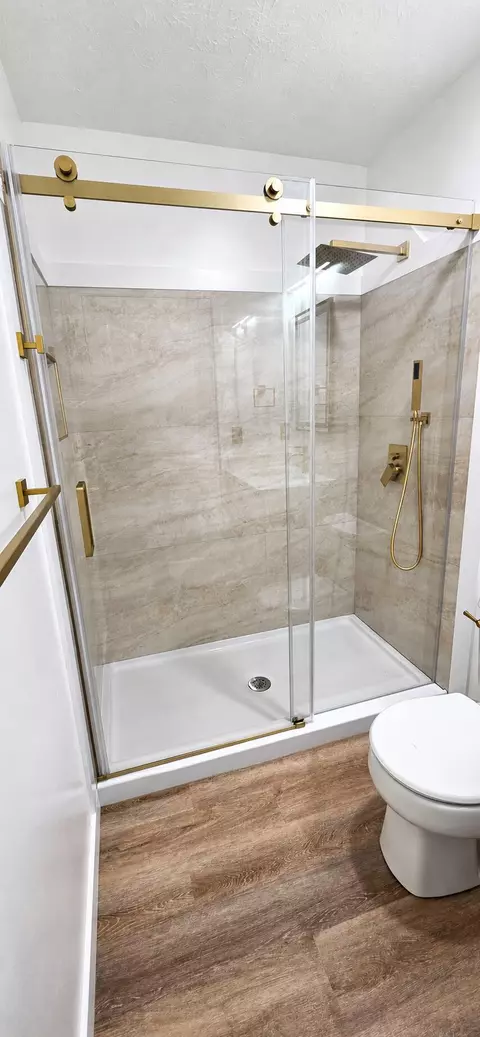 Bath - 3095 NW 36th St, Okeechobee, FL 34972 photo 1 of 2