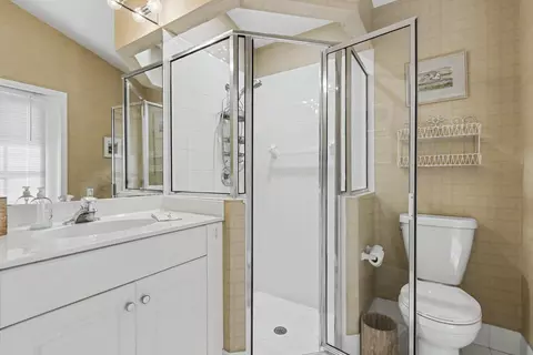 Bath - 7021 Falls Rd E, Boynton Beach, FL 33437 photo 6 of 6