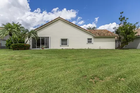 Exterior - 7021 Falls Rd E, Boynton Beach, FL 33437 photo 3 of 3