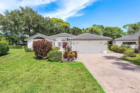 56 Woods Ln, Boynton Beach, FL 33436