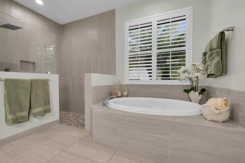 Bath - 7147 Limestone Cay Rd, Jupiter, FL 33458 photo 3 of 6