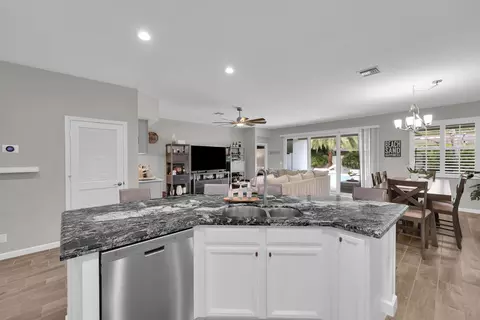 Kitchen - 7147 Limestone Cay Rd, Jupiter, FL 33458 photo 2 of 6