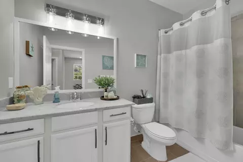 Bath - 7147 Limestone Cay Rd, Jupiter, FL 33458 photo 6 of 6