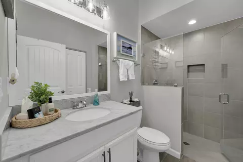 Bath - 7147 Limestone Cay Rd, Jupiter, FL 33458 photo 5 of 6