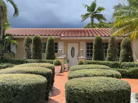 8670 NW 19th St, Pembroke Pines, FL 33024