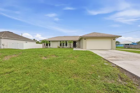 682 SW Jacoby Ave, Port Saint Lucie, FL 34953