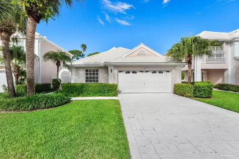 12 Elgin Ln, Palm Beach Gardens, FL 33418