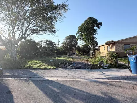 1149 W 34th St, Riviera Beach, FL 33404