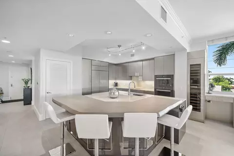 701 SE 21st Ave #301, Deerfield Beach, FL 33441