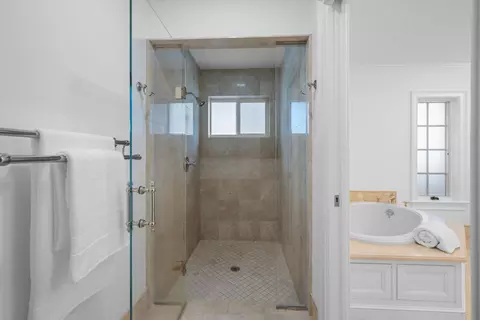 Bath - 204 Birkdale Ln, Jupiter, FL 33458 photo 5 of 11