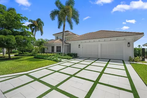 Exterior - 204 Birkdale Ln, Jupiter, FL 33458 photo 2 of 9