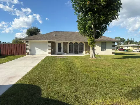 662 SW Branford Dr, Port Saint Lucie, FL 34983
