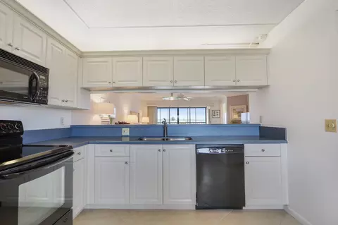 Kitchen - 275 Palm Ave #A404, Jupiter, FL 33477 photo 1 of 4