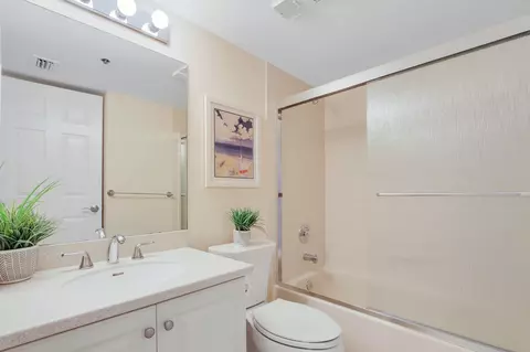Bath - 275 Palm Ave #A404, Jupiter, FL 33477 photo 2 of 2
