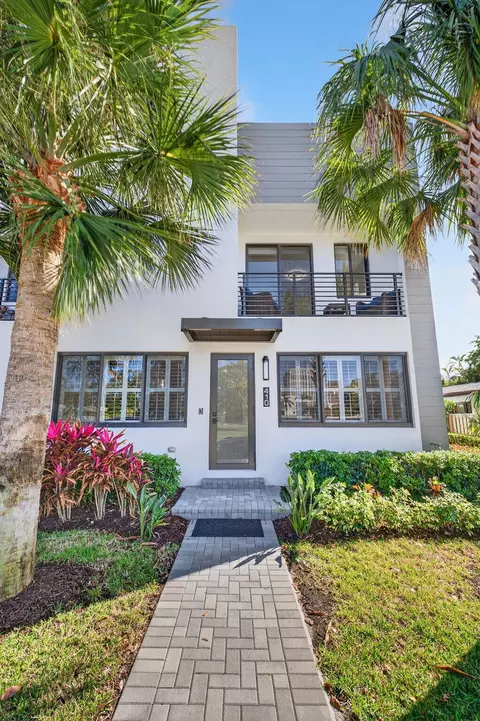 410 SE 12th Ct, Fort Lauderdale, FL 33316