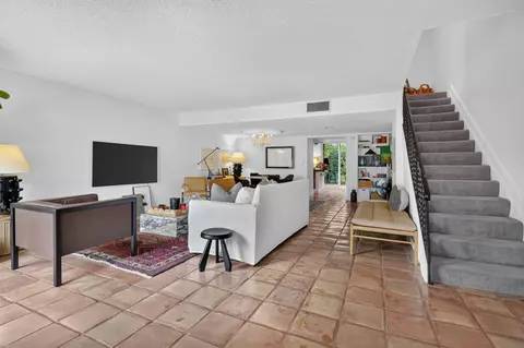946 NE 24th Ave #186, Hallandale Beach, FL 33009