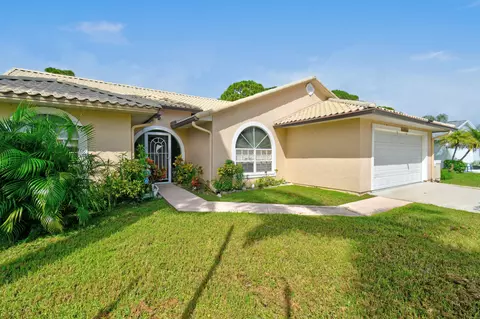 1758 SE Duma Ter, Port Saint Lucie, FL 34952