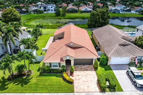 5054 Prairie Dunes Village Cir, Lake Worth, FL 33463