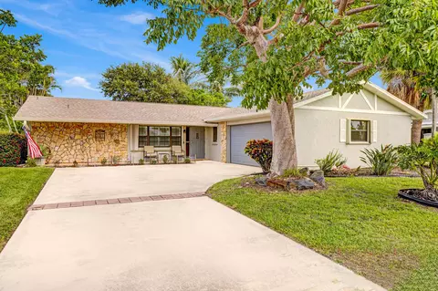 1902 Eucalyptus Ave, Hutchinson Island, FL 34949