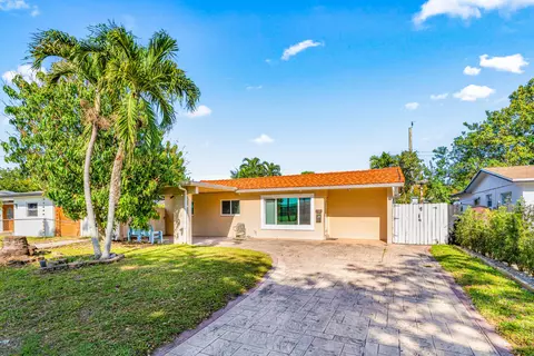 1121 N 66th Ter, Hollywood, FL 33024