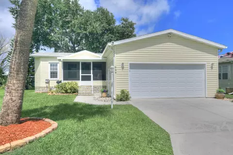 939 Pecan Cir, Barefoot Bay, FL 32976