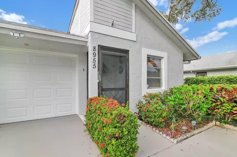 8955 Sunscape Ln, Boca Raton, FL 33496