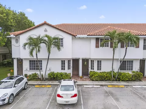 4163 Napoli Lake Dr, Riviera Beach, FL 33410
