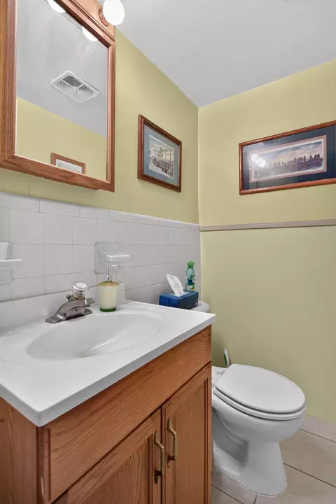 Bath - 39 NE Th St Ne 39 St, Lighthouse Point, FL 33064 photo 1 of 3