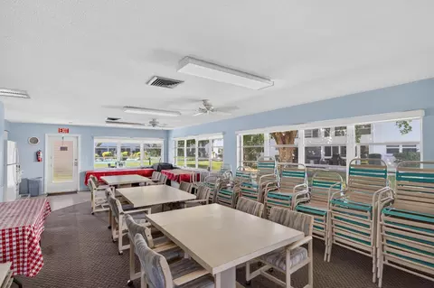 Dining - 39 NE Th St Ne 39 St, Lighthouse Point, FL 33064 photo 3 of 3