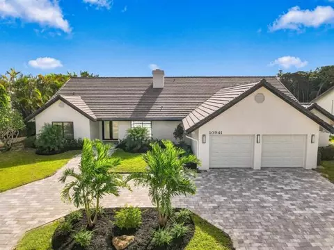 10941 Boca Woods Ln, Boca Raton, FL 33428