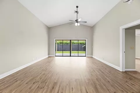 Living - 6294 Leslie St, Jupiter, FL 33458 photo 2 of 3