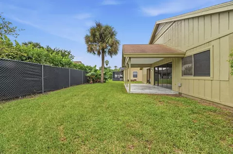 Exterior - 6294 Leslie St, Jupiter, FL 33458 photo 3 of 4