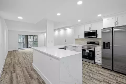 6585 Kensington Ln #207, Delray Beach, FL 33446