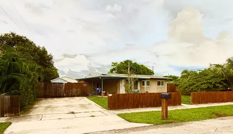 1014 S 9th St S, Lantana, FL 33462