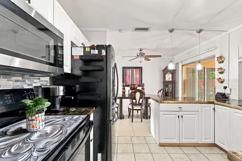 Kitchen - 975 NW 67th Ave, Margate, FL 33063 photo 1 of 3