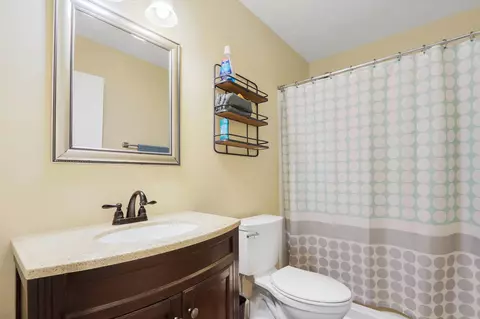 Bath - 5275 SE Horizon Ave, Stuart, FL 34997 photo 2 of 2