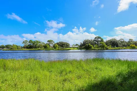 View/Area - 5275 SE Horizon Ave, Stuart, FL 34997 photo 3 of 15