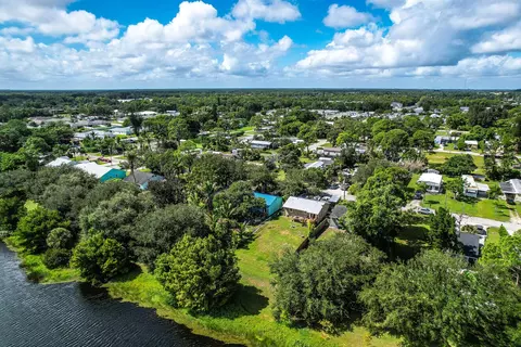 5275 SE Horizon Ave, Stuart, FL 34997