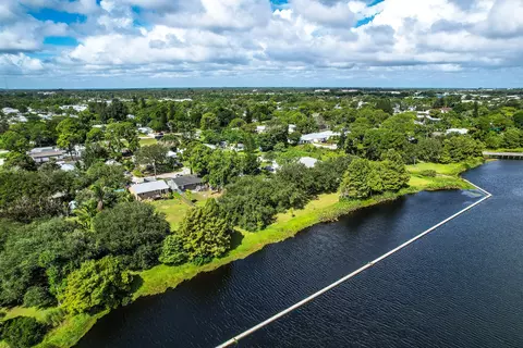 View/Area - 5275 SE Horizon Ave, Stuart, FL 34997 photo 5 of 15