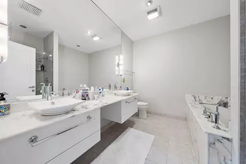 Bath - 169 Apollo Cir, Jupiter, FL 33477 photo 3 of 6