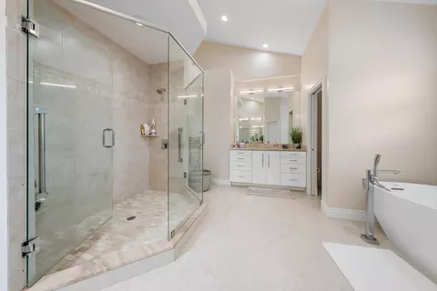 Bath - 169 Apollo Cir, Jupiter, FL 33477 photo 6 of 6
