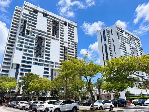 20355 NE 34 Ct #828, Aventura, FL 33180