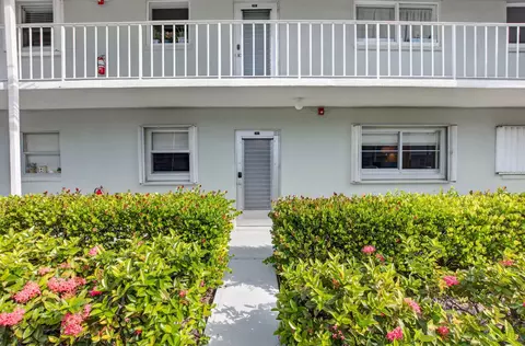 2320 SW 22nd Ave #211, Delray Beach, FL 33445