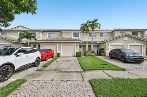 8985 Lancaster St, Tamarac, FL 33321